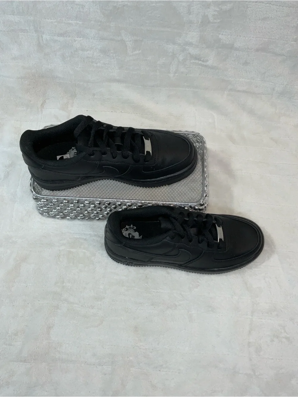 Nike Air Force 1 Low LE Triple Black Sz 4Y/Women’s 5.5 FV5951-001